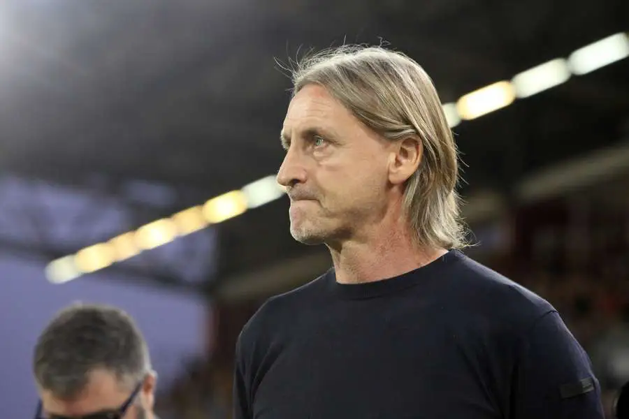 La Cremonese prova a recuperare tre pedine chiave senza forzare, nel frattempo prepara una mediana più “forte” grazie ai nuovi ingressi e tiene aperta la porta a un attacco modulabile. In una partita così, spesso basta una scelta fatta all’ultimo minuto per cambiare tutto