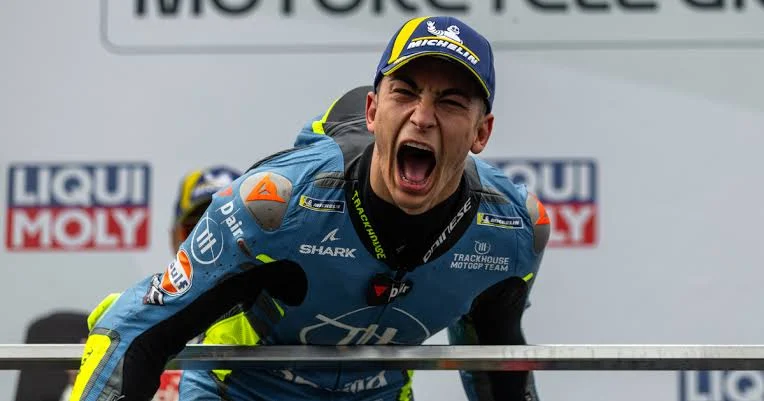Grafica del risultato MotoGP a Silverstone con Raul Fernandez primo, Martin secondo, Bezzecchi terzo e Marc Marquez settimo