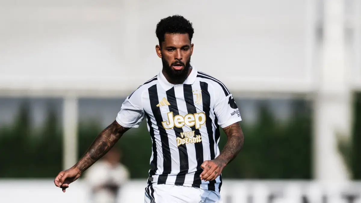 Douglas Luiz resta alla Juventus.