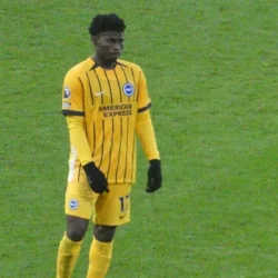 Manchester United, accordo con il Brighton da 65 milioni per Baleba: visite mediche nel weekend