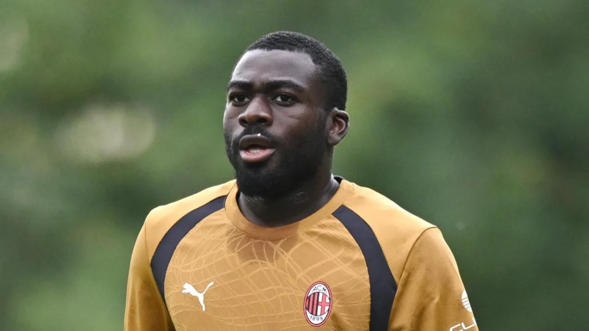 Youssouf Fofana è fuori dal progetto tecnico di Ruben Amorim e il Milan sta lavorando per individuare una soluzione sul mercato.