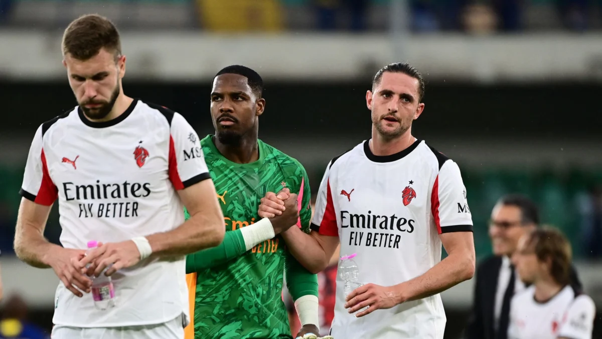 Il Milan è tornato subito al lavoro a Milanello dopo il rientro a Milano nella serata di sabato 15 agosto, al termine del test disputato contro il Manchester United.