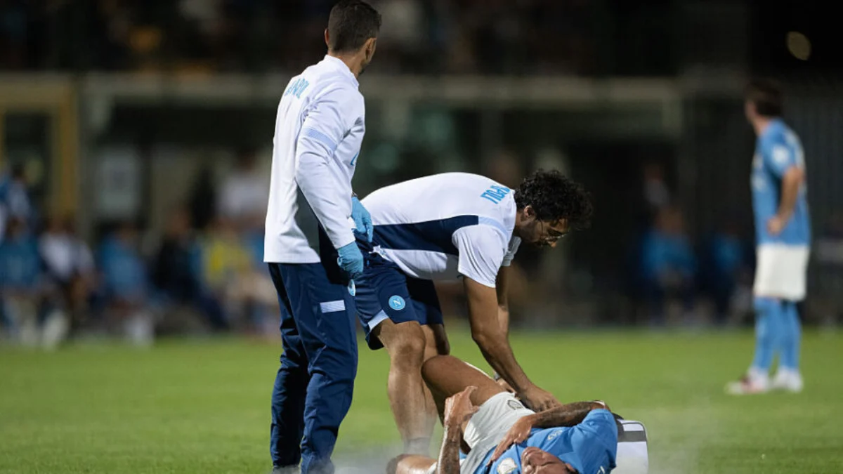 Il Napoli perde un altro difensore prima ancora dell’inizio ufficiale della stagione.