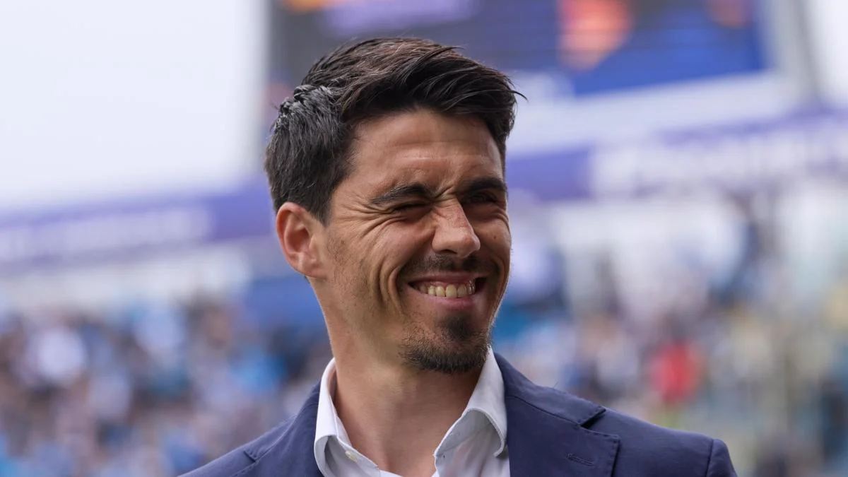 Il primo Parma di Carlos Cuesta dovrebbe presentarsi con una novità tattica già definita: il passaggio stabile al 4-3-3.