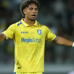 Spezia, ufficiale l’arrivo di Jérémy Oyono dal Frosinone