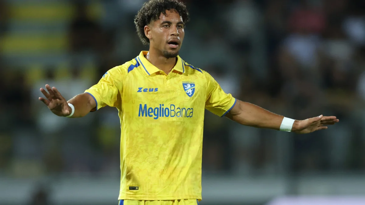 Lo Spezia ha ufficializzato l’arrivo di Jérémy Oyono dal Frosinone.