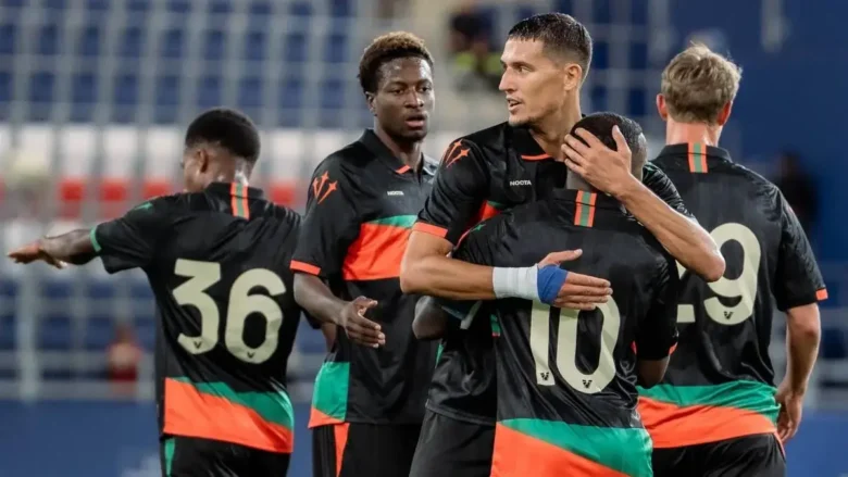 Il Venezia verso l’esordio in campionato con il tandem offensivo Yeboah-Adams, ecco le probabili formazioni di Venezia-Lecce
