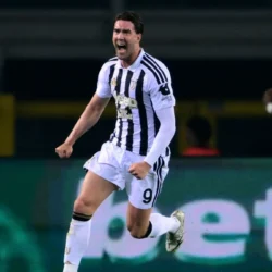 Dusan Vlahovic è atteso oggi, mercoledì 12 agosto 2026, a Istanbul per completare il trasferimento al Beşiktaş.