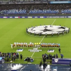 Champions League, il Napoli debutta contro l’Arsenal: oggi anche Liverpool-Atlético e Barcellona-Feyenoord