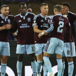 L’Aston Villa ha travolto il Fenerbahçe 6-0 a Villa Park, costruendo il successo con tre reti prima dell’intervallo e completandolo nella ripresa.