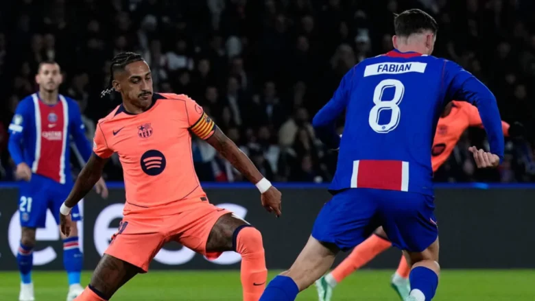 Le divise 2026-27 sono state giudicate troppo simili a quella casalinga parigina: il club ha ripescato il kit Total 90 della stagione precedente.