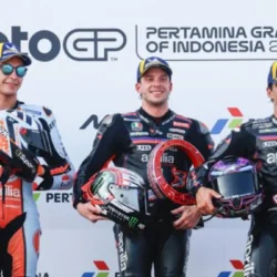 Marco Bezzecchi ha vinto il Gran Premio d’Indonesia a Mandalika, guidando un risultato senza precedenti per Aprilia in MotoGP: le quattro RS-GP hanno occupato le prime quattro posizioni.