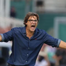 Fiorentina, Vanoli valuta le fasce per la sfida all’Inter