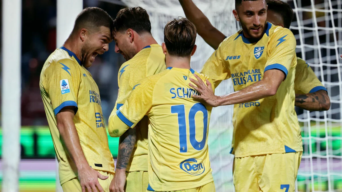 Frosinone-Lecce 5-1: gialloblù sesti, superate Napoli e Juventus