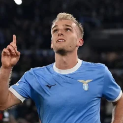 Lazio, colloqui per il rinnovo di Isaksen: sul tavolo l’ipotesi 2030