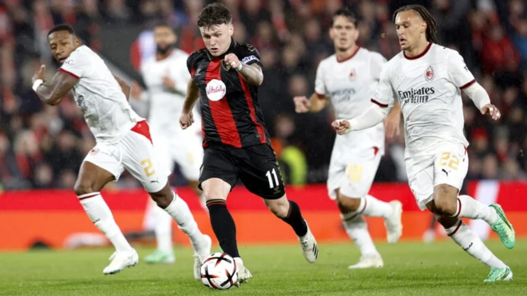 Milan battuto 3-0 a Bournemouth: Maignan espulso, ottavi più complicati