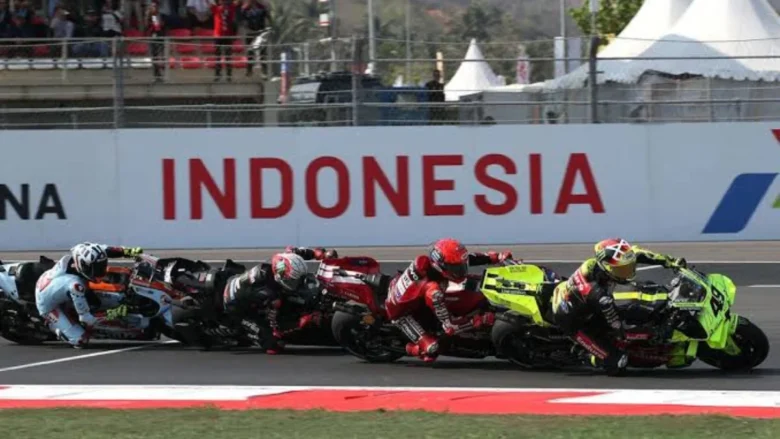 MotoGP, Bezzecchi spezza il digiuno a Mandalika: Martin torna leader
