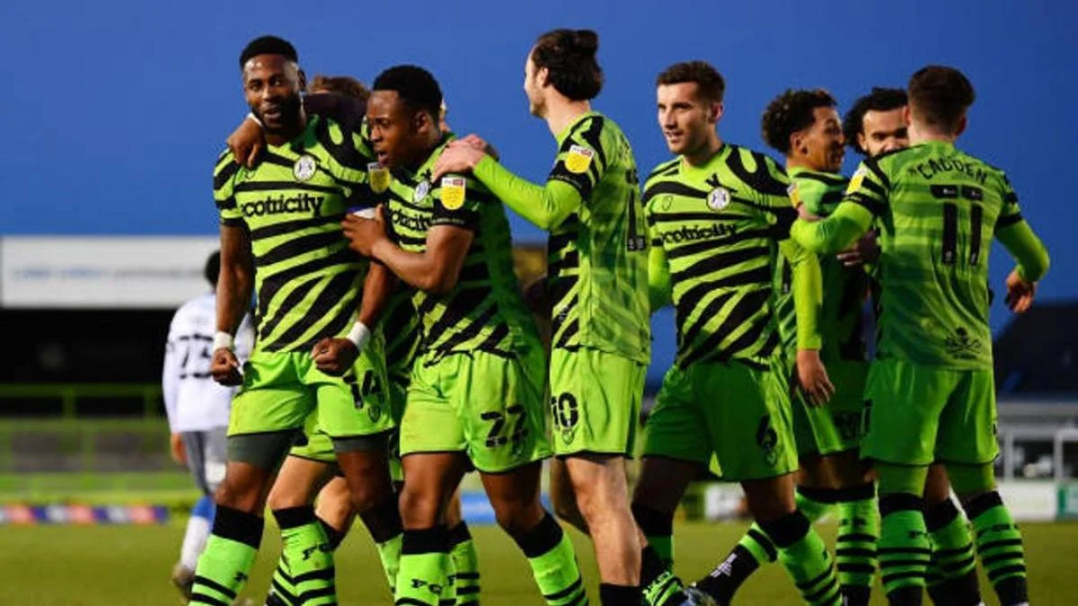 Il Forest Green Rovers ha scelto di non nominare subito un nuovo manager dopo la partenza di Robbie Savage: la prima squadra è affidata a Josh Bowen, Yan Klukowski e Jonathan Gould, già parte dello staff tecnico.