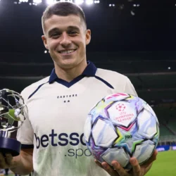 Nicolò Tresoldi ha parlato sia con Roberto Mancini sia con Jürgen Klopp del proprio futuro internazionale.